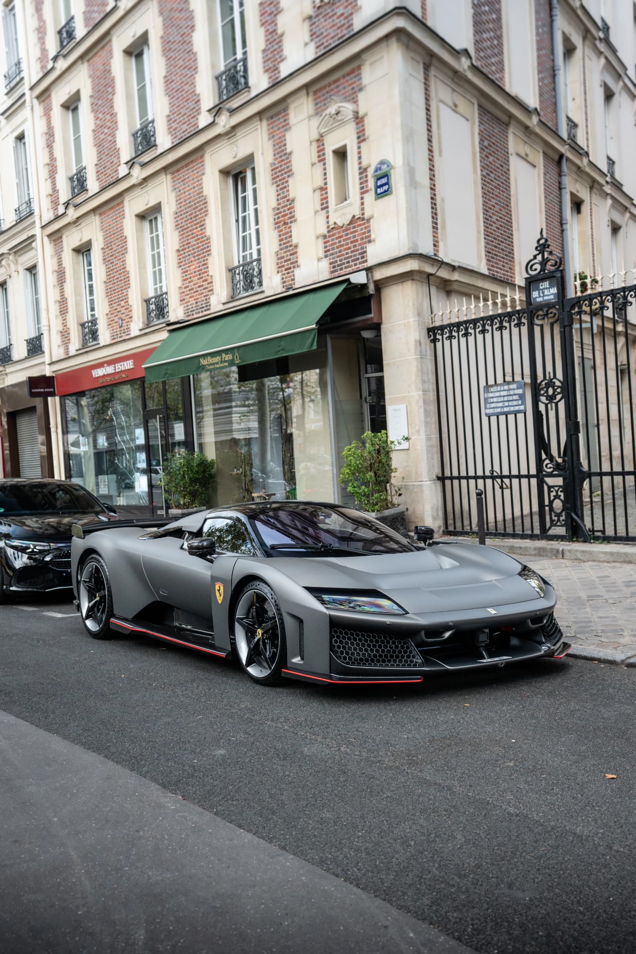 Ferrari F80 à Paris — photo 2