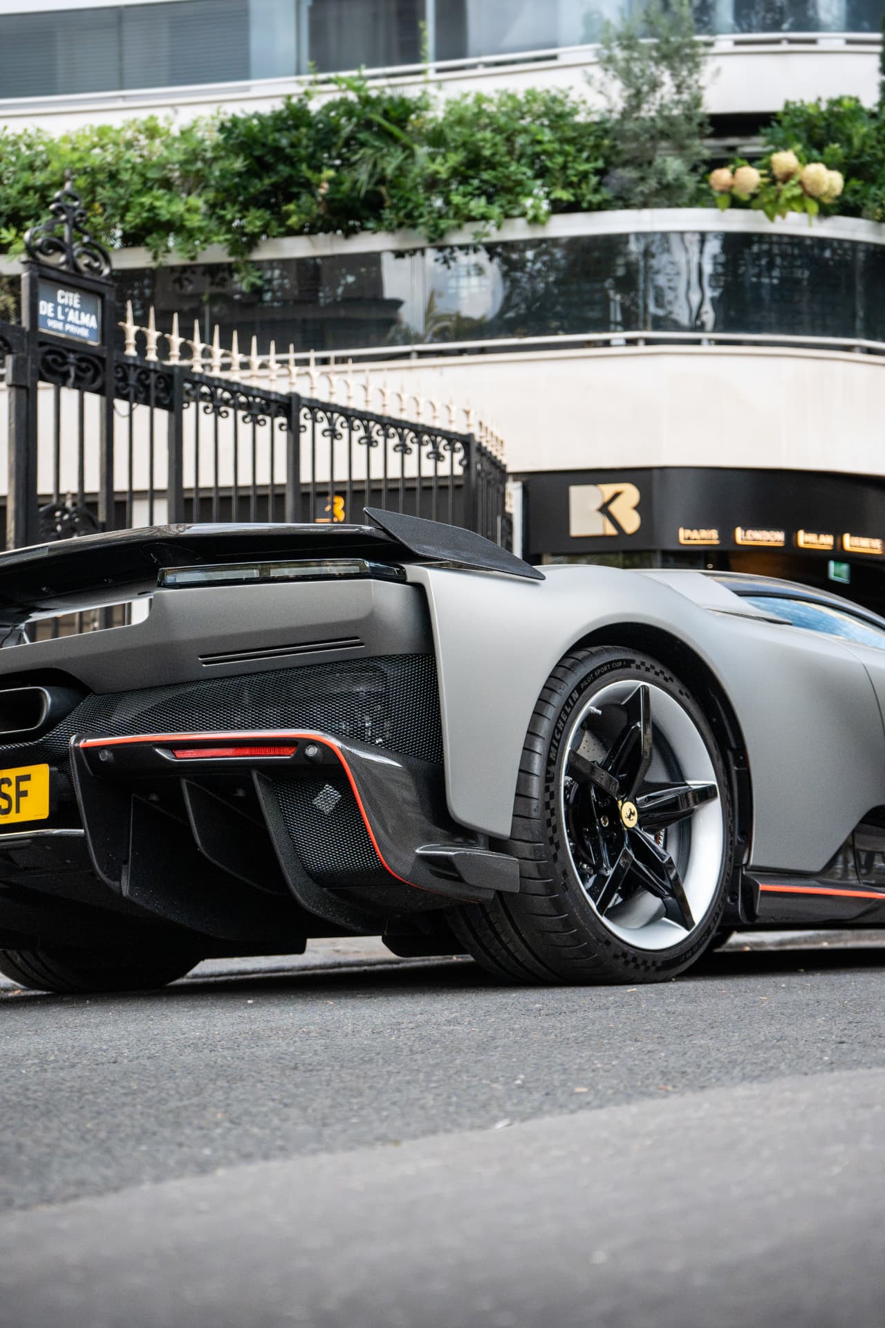 Ferrari F80 à Paris — photo 8