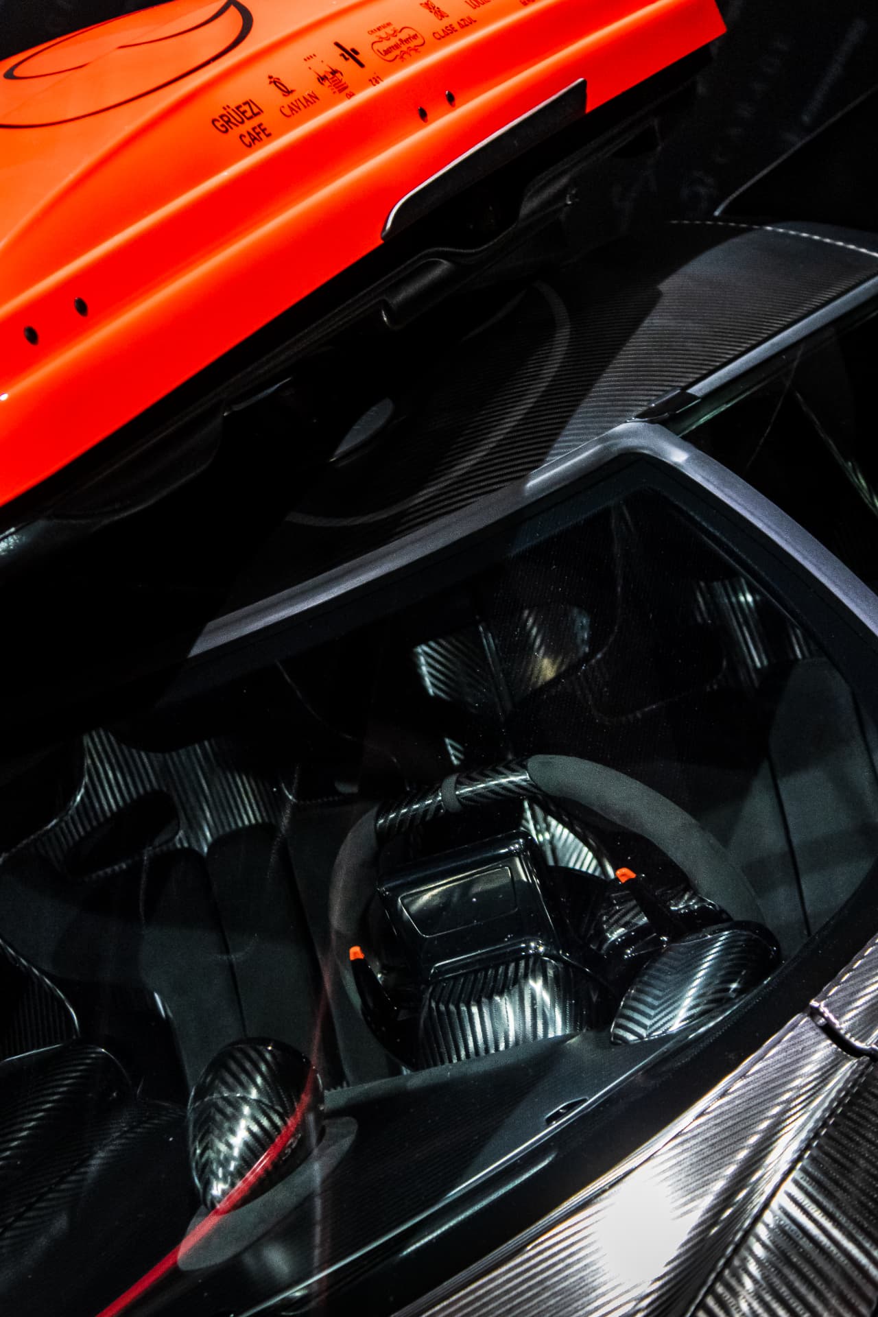Koenigsegg Jesko Absolut à Auto Zürich — photo 8