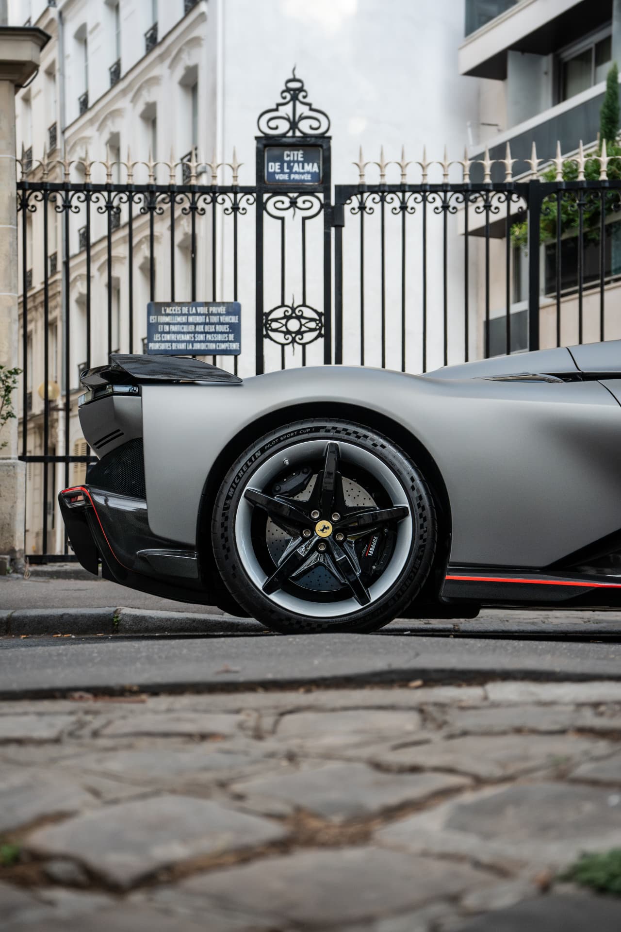Ferrari F80 à Paris — photo 10