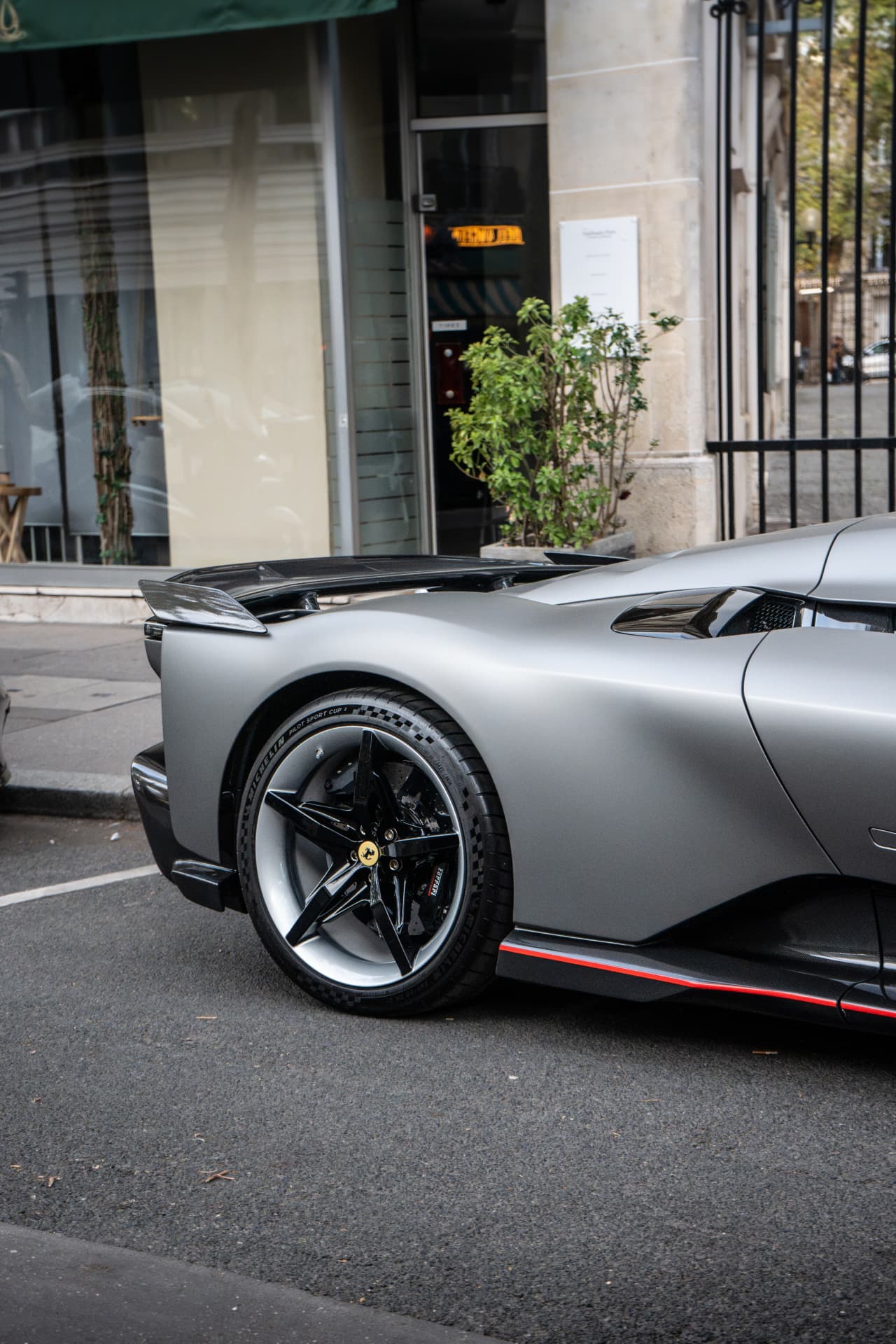 Ferrari F80 à Paris — photo 15
