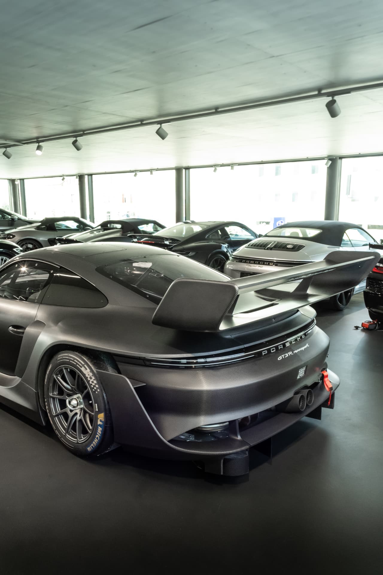 Porsche 911 GT3 R Rennsport au Porsche Zentrum Aargau — photo 9