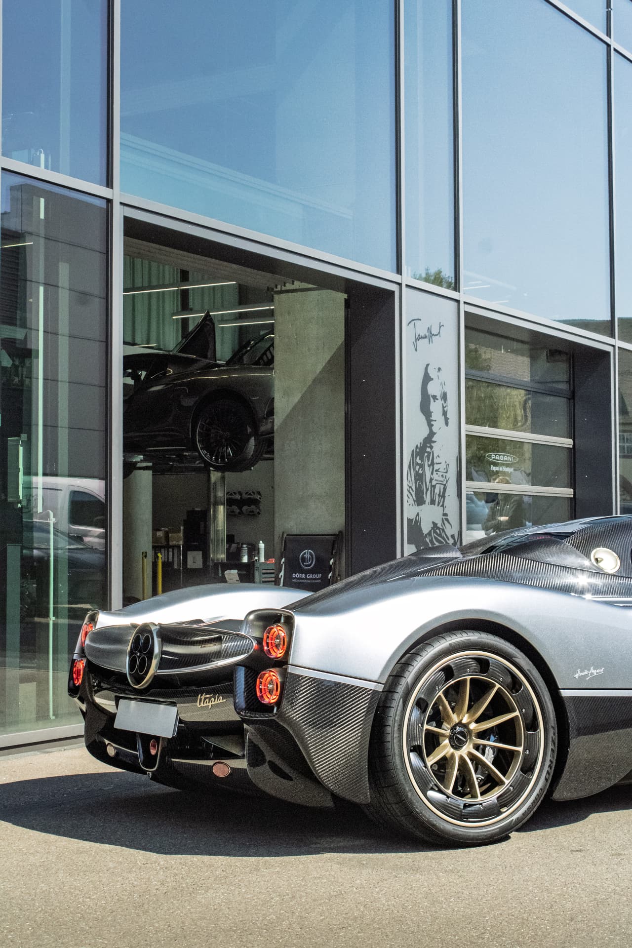 Trois-quarts arrière de la Pagani Utopia