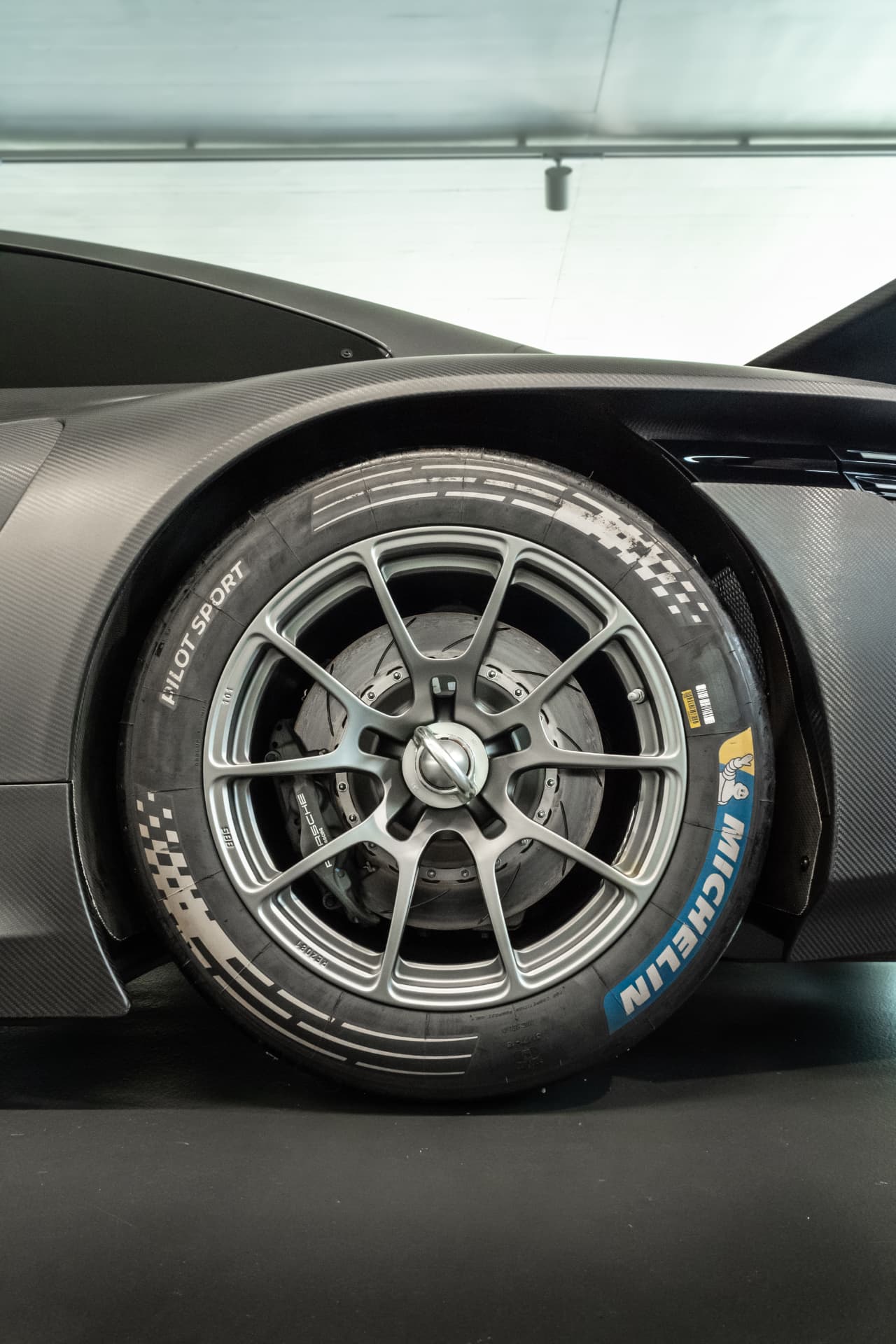 Porsche 911 GT3 R Rennsport au Porsche Zentrum Aargau — photo 18