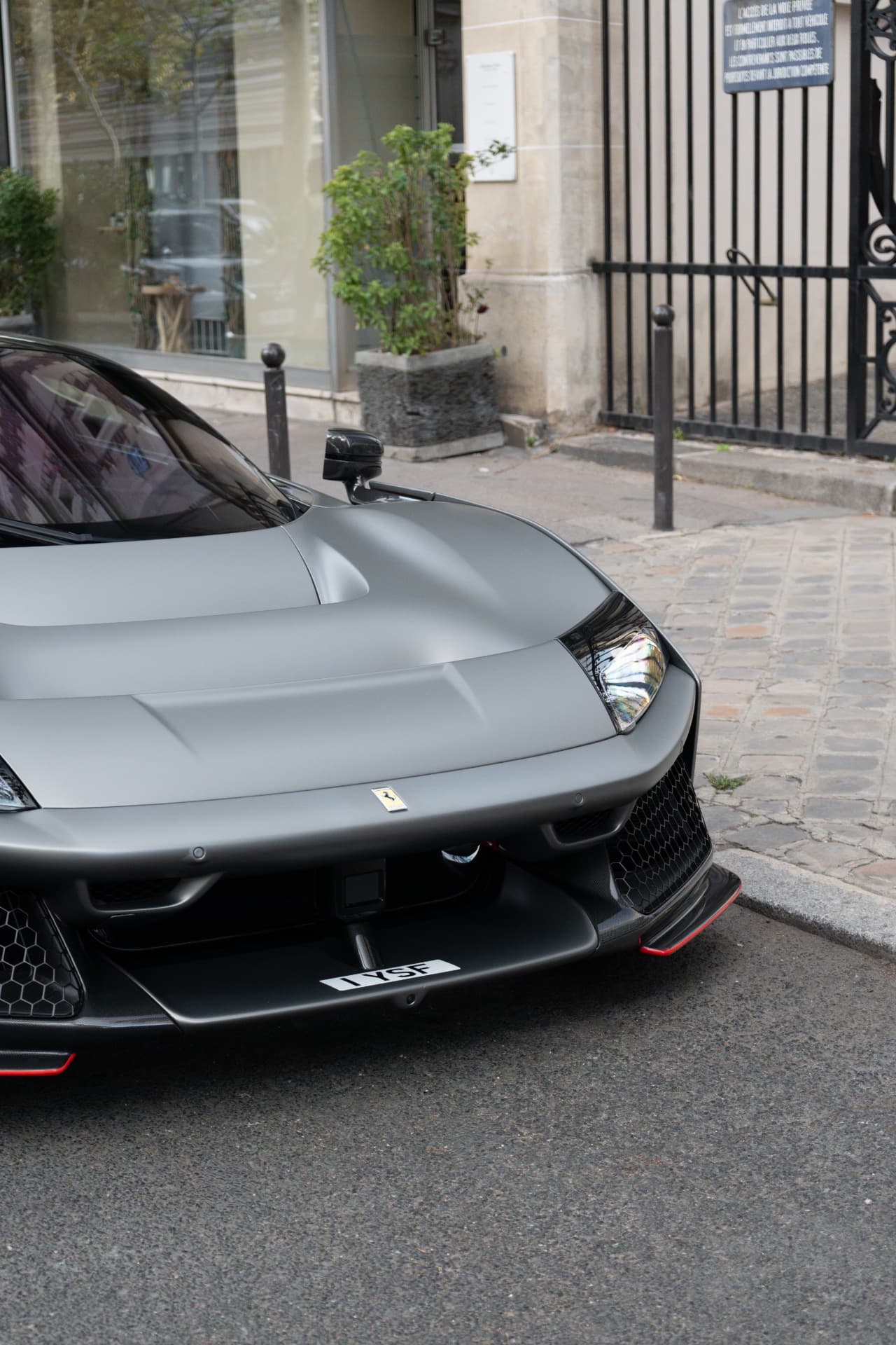 Ferrari F80 à Paris — photo 3