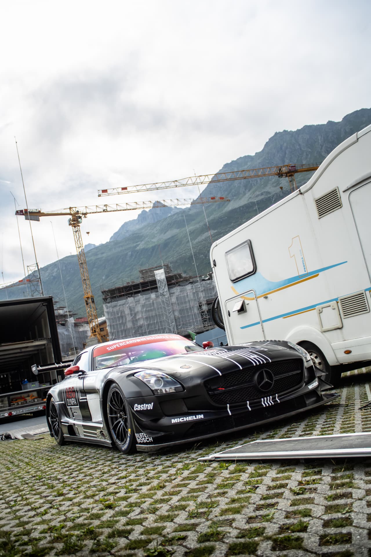 Mercedes SLS GT3 sur pavés