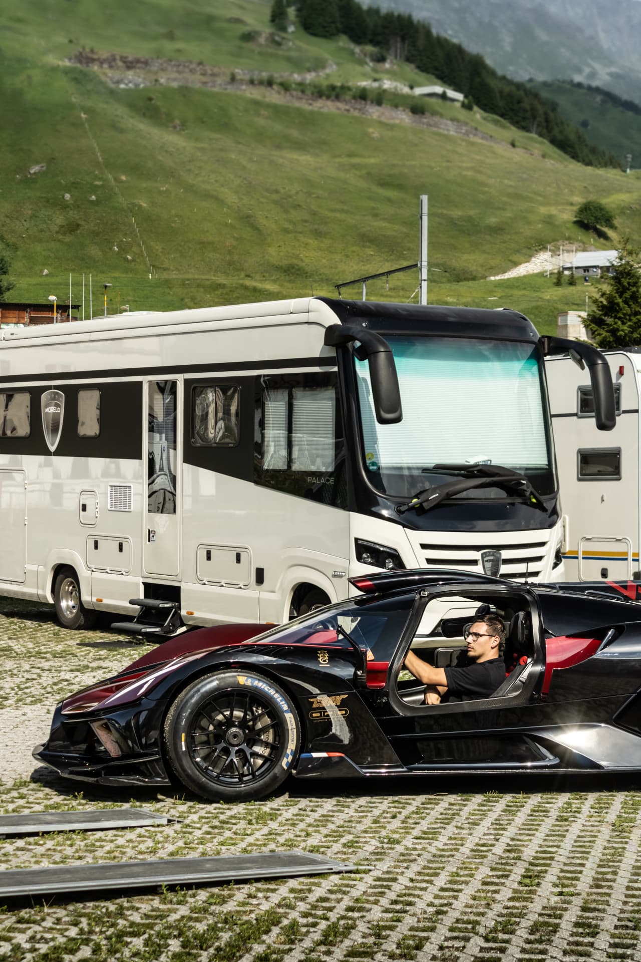 Bugatti Bolide avec son pilote à bord
