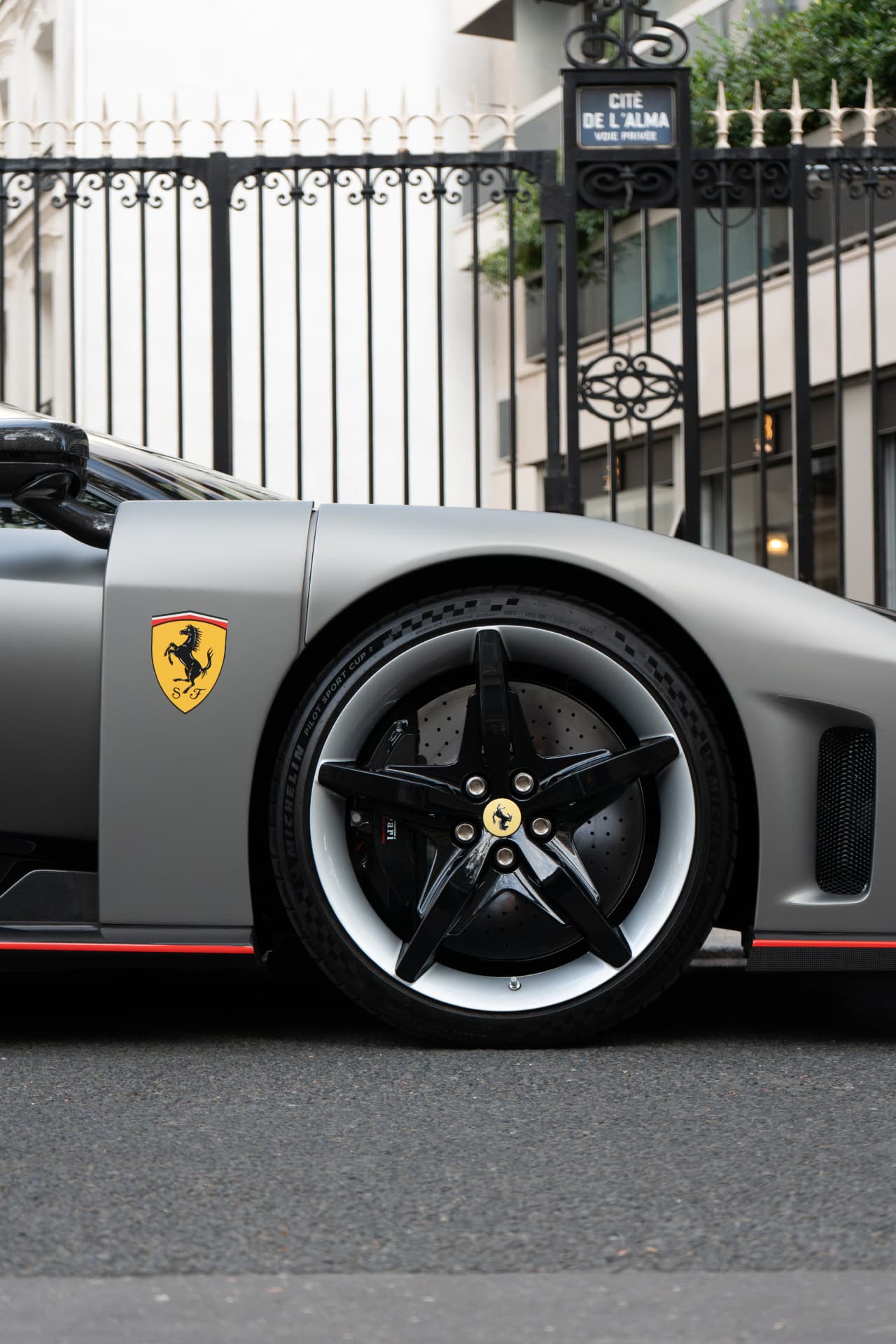 Ferrari F80 à Paris — photo 6